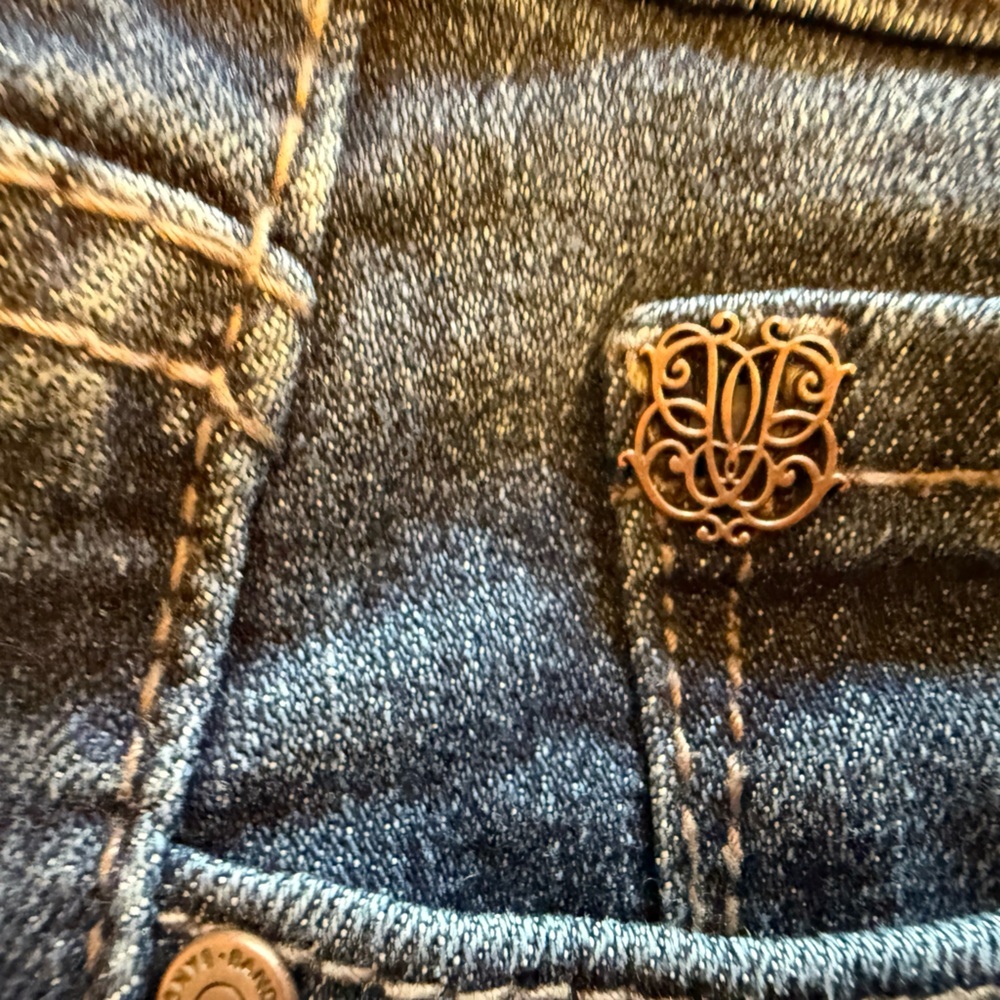 Bandolino Mandie missy senora straight leg style woman’s jeans. Size 8. - Picture 3 of 5